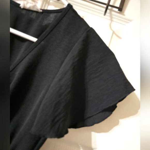 See You Monday Tie Front Flutter Sleeve Flowy Mini Dress, Stretchy Bust, EUC! - Picture 6 of 7